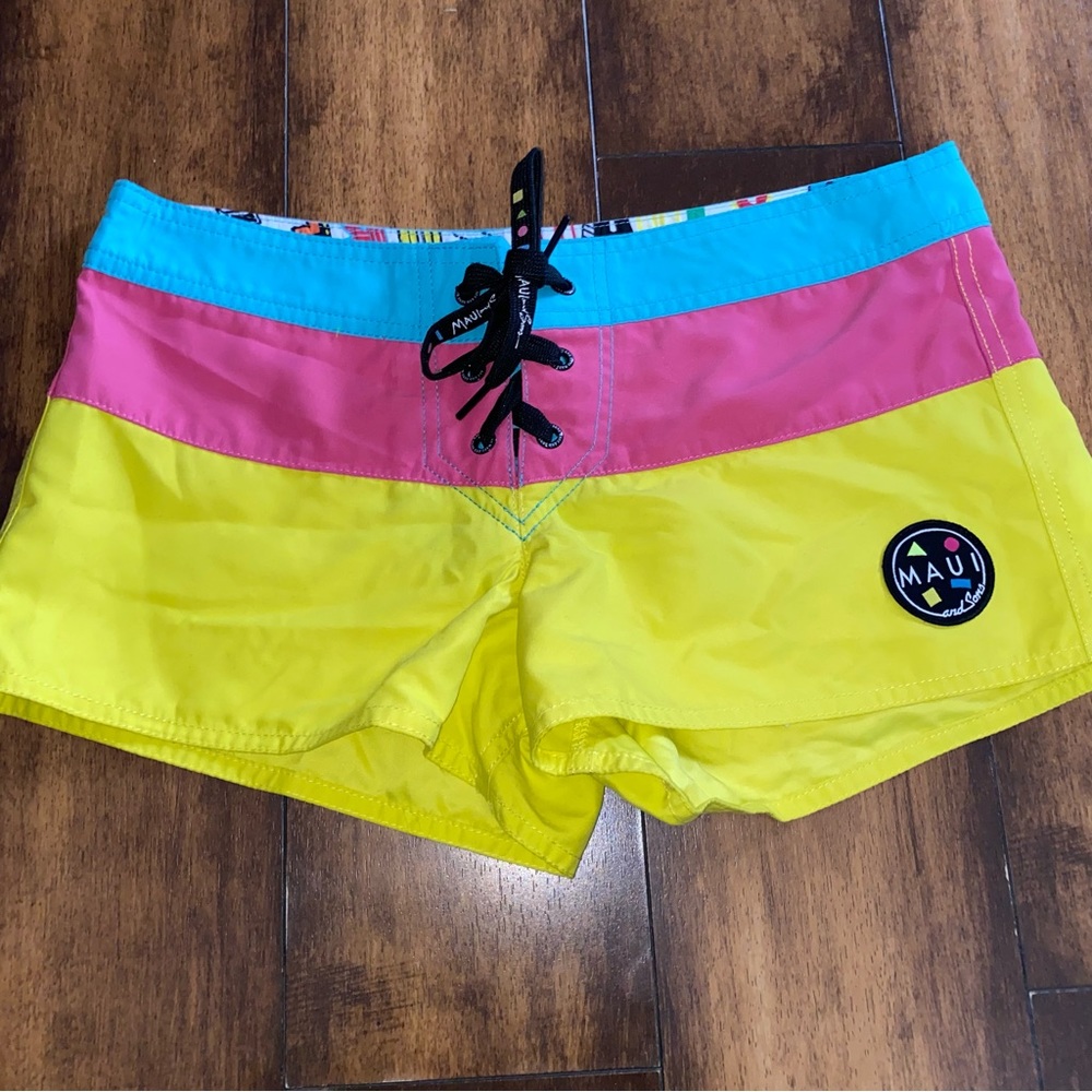 Maui and sons shorts